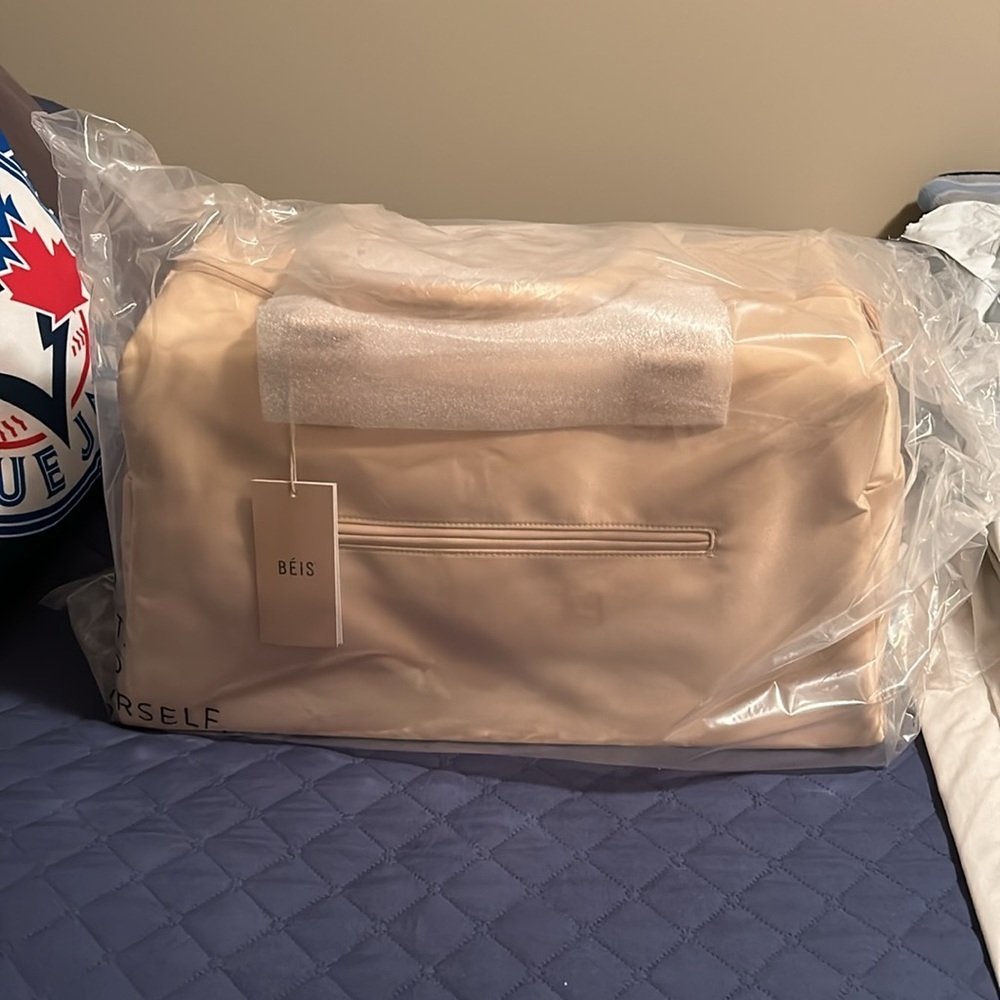 NEW BEIS commuter duffle in Beige - Picture 6 of 7